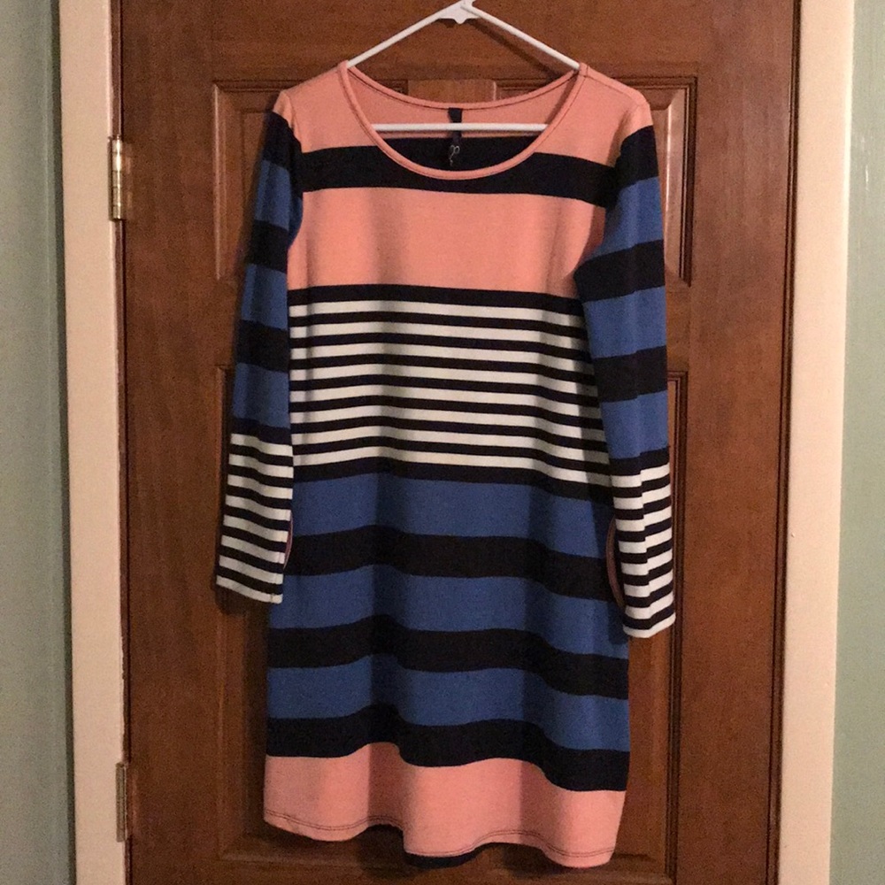 ⭐️ Jessica Simpson dress